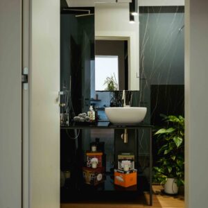 Consolle Lavabo “ClearFrame” – Concept su misura in Ferro verniciato & Vetro temperato